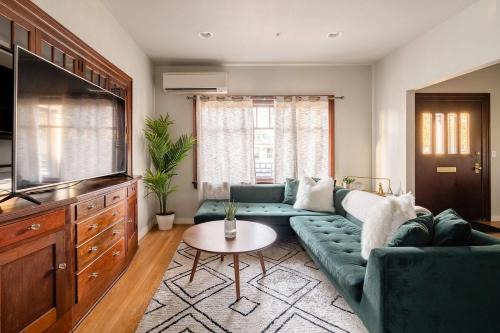 Kerns House | Stay Portland - 1922 Craftsman Compound in Laurelhurst - Sleeps 16