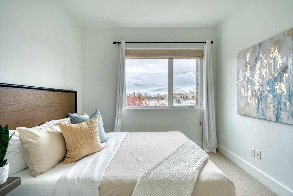Humboldt Apartment | Stay Portland - Designer 2BR Alberta Arts District 90 WalkScore