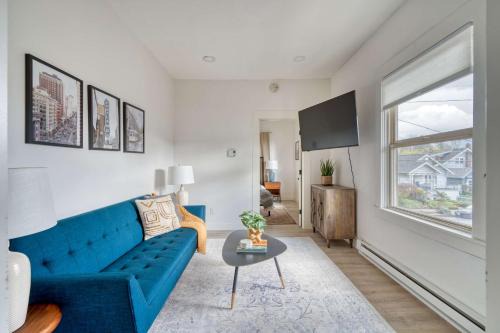 Richmond House | Stay Portland - Mt Tabor Retreat - Local Eateries - Shops - Bars