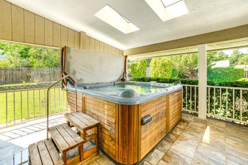 Lakeport House | Steps to Clear Lake: Hot Tub Haven in NorCal!