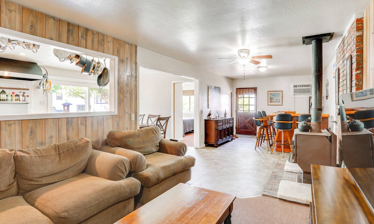 Colusa County House | Steps to Sacramento River: Home w/Yard + Deck