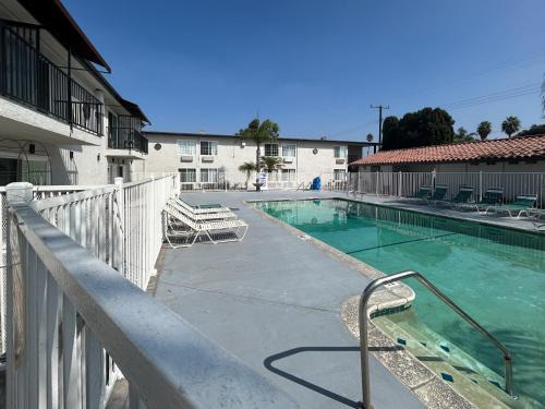 Northwest Anaheim Hotel | Studio 6 Suites Buena Park CA Anahiem Near Maingate Knotts