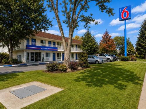 Yreka Hotel | Studio 6 Suites Yreka CA