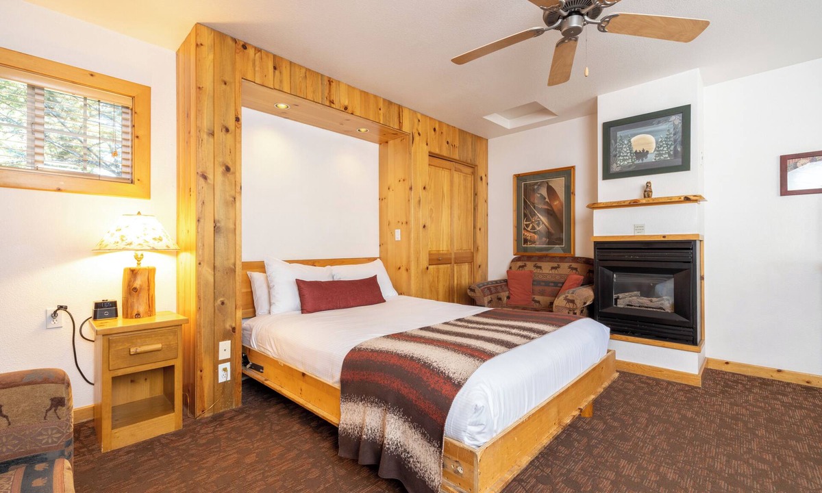Tahoya Shores Hotel | Studio | Kitchen | Outdoor Pool | Free Parking | Spa Tub & Lake Access