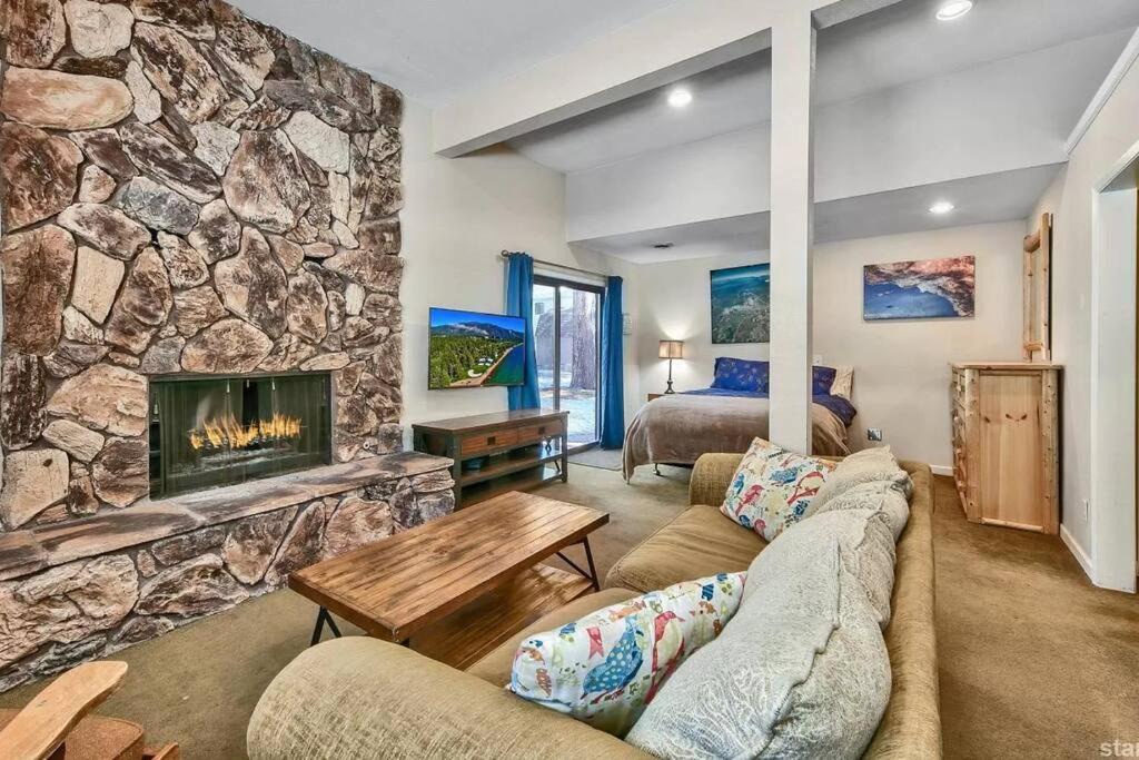 Al Tahoe House | Studio Unit 1 block from the lake