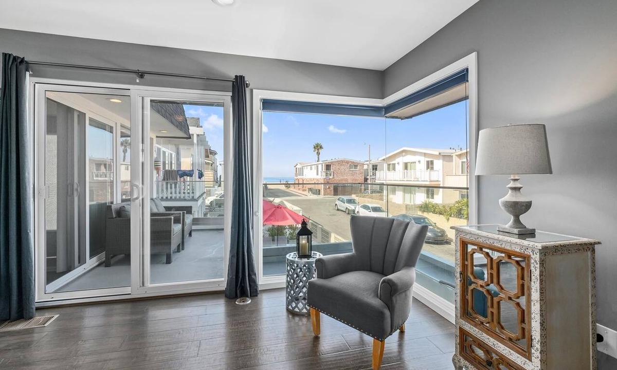 West Newport Condo | Stunning 6-Bedroom Oceanview Vacation Home w/Rooftop Deck