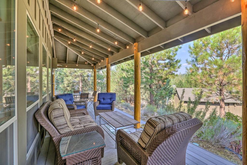 RiverWild House | Stunning Bend Retreat < 20 Mi to Mt Bachelor!