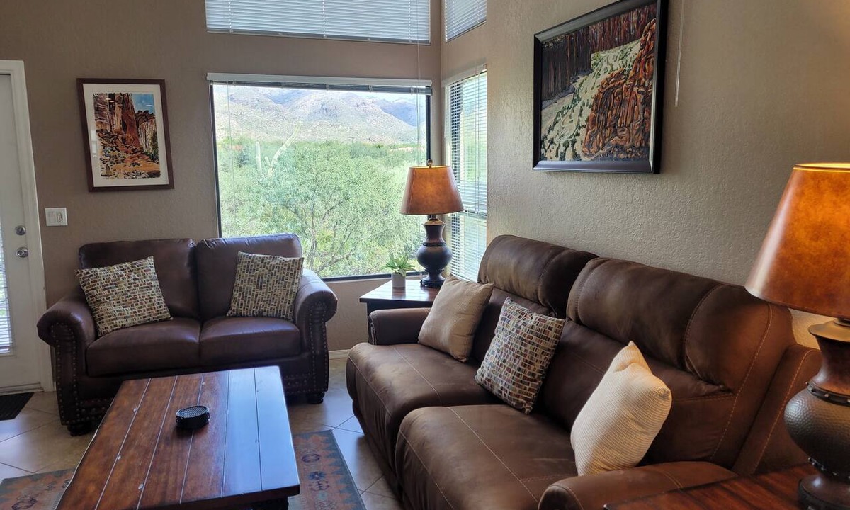 Tucson Condo | Stunning - Inside and out! Beautiful Inside and Views of the Catalinas!