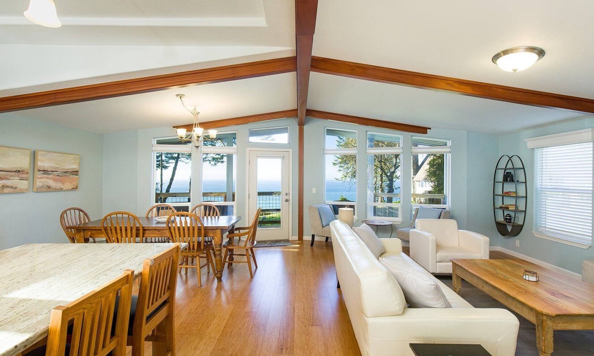 Trinidad House | Stunning modern 3BR, 2BA Oceanside Bluff Retreat in Trinidad, California