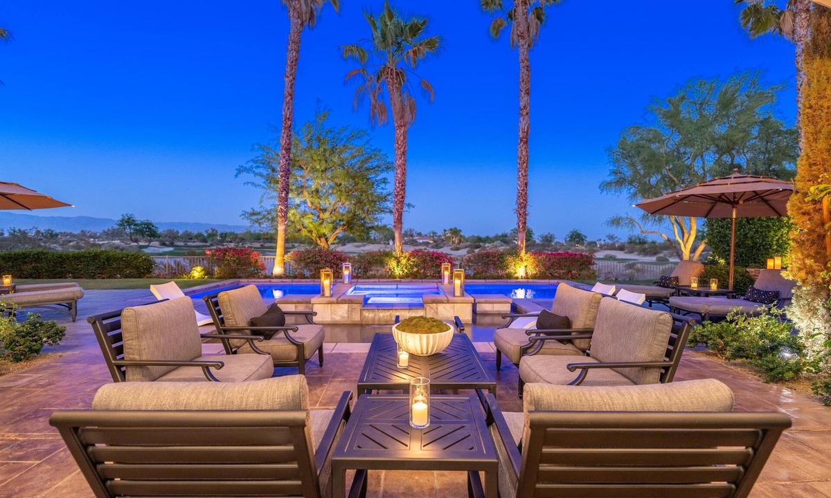 La Quinta House | Stunning PGA Home with Privacy and Lake Views on Golf Course