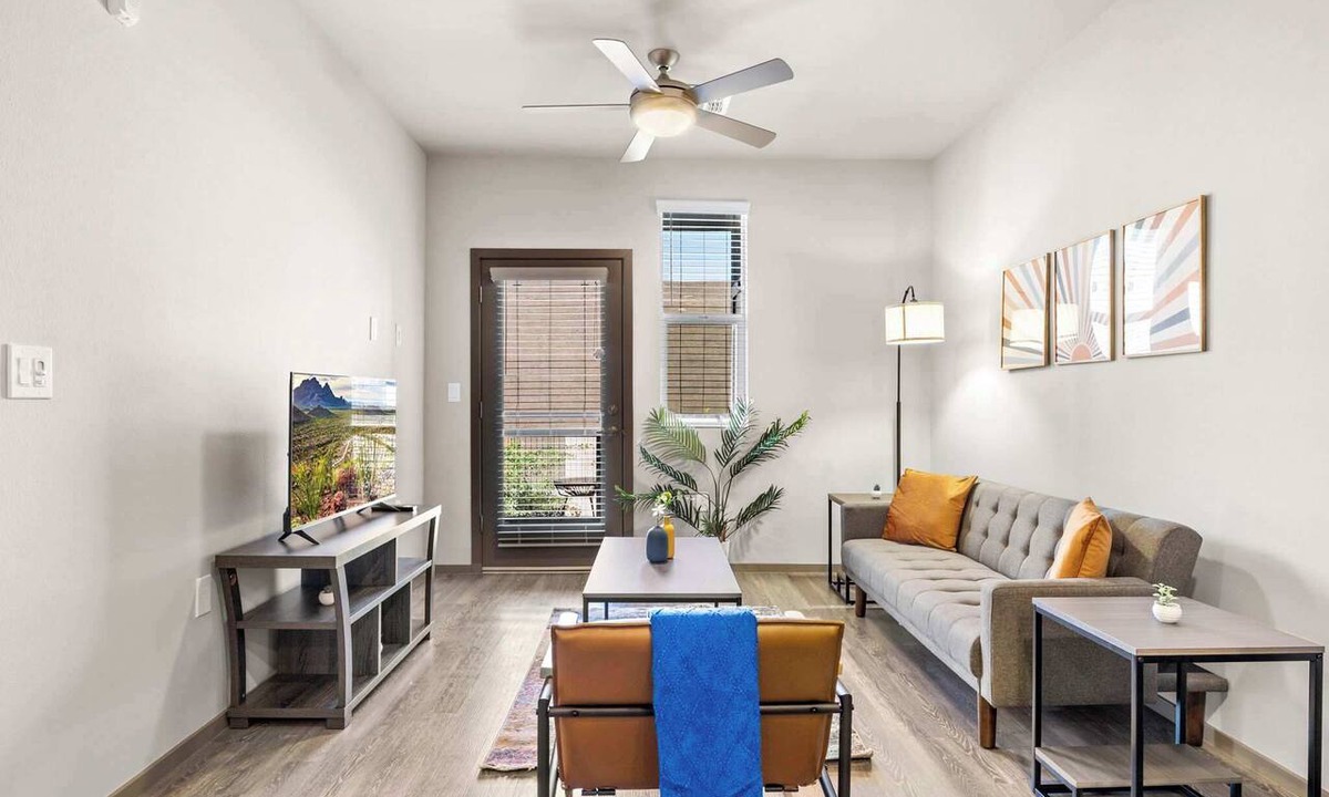 La Buena Vida Apartment | Stunning Westgate CozySuites by stadium w/pool 3