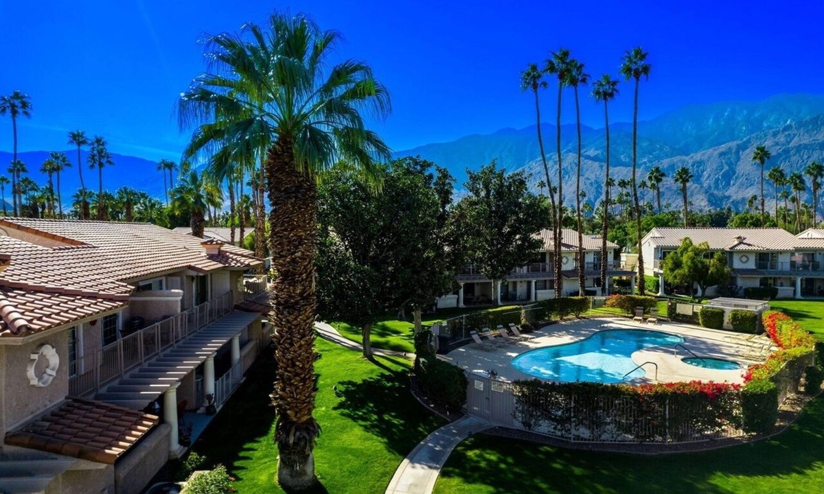 Sonora Sunrise Condo | Stylish Condo Steps from Pool & Tennis in Palm Springs
