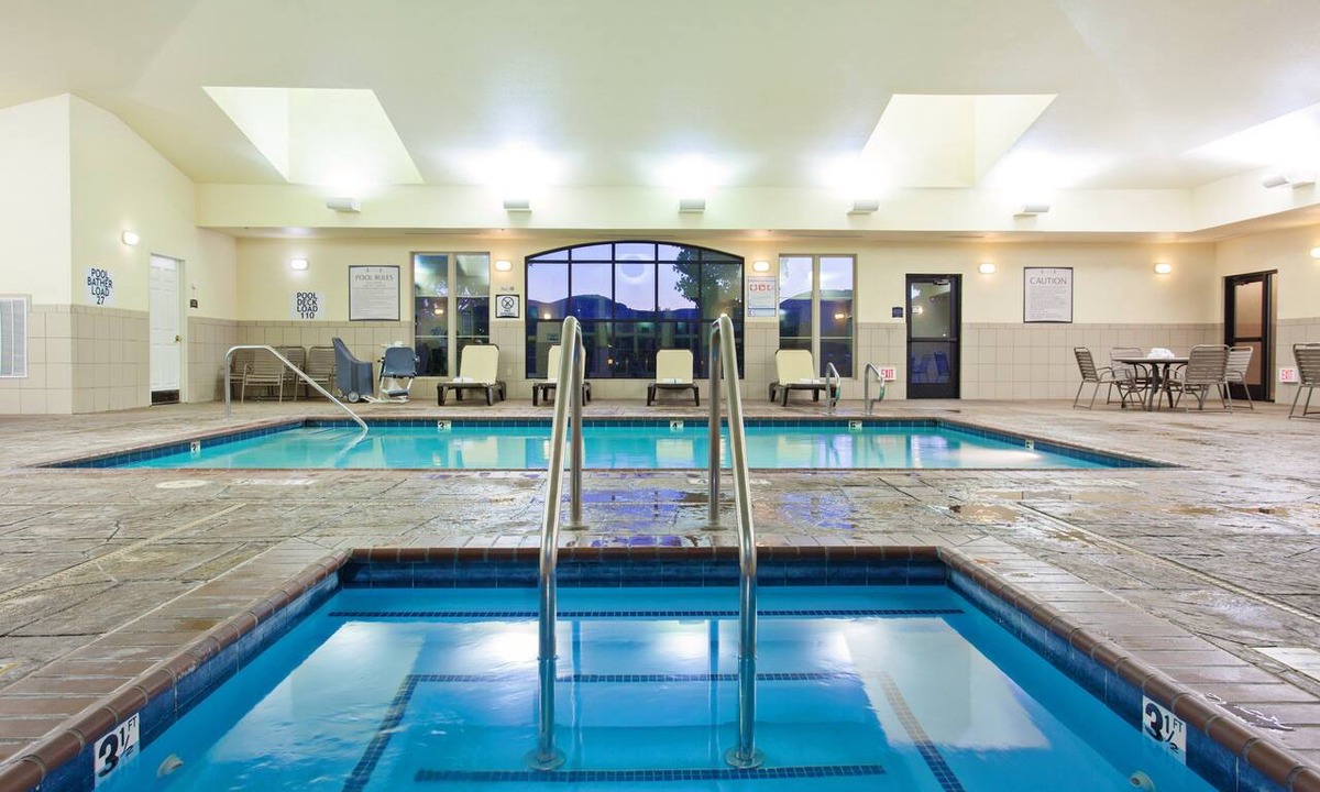 Fairfield Condo | Suite Near Napa Valley Wine Country | Pool, Shared Whirlpool + Gym Access