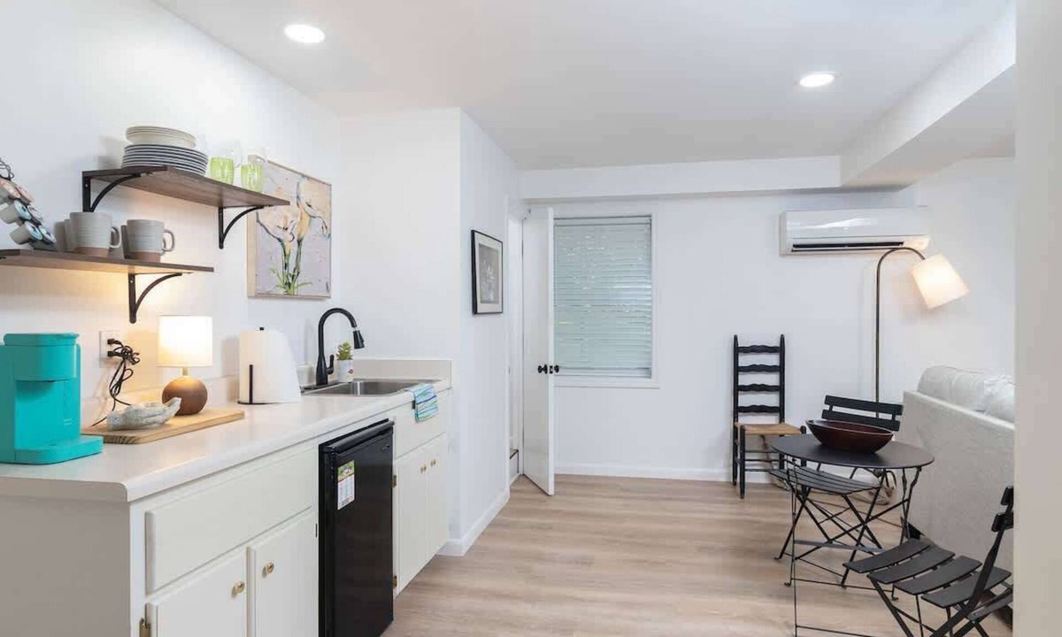 Oxford House | Suite Selah