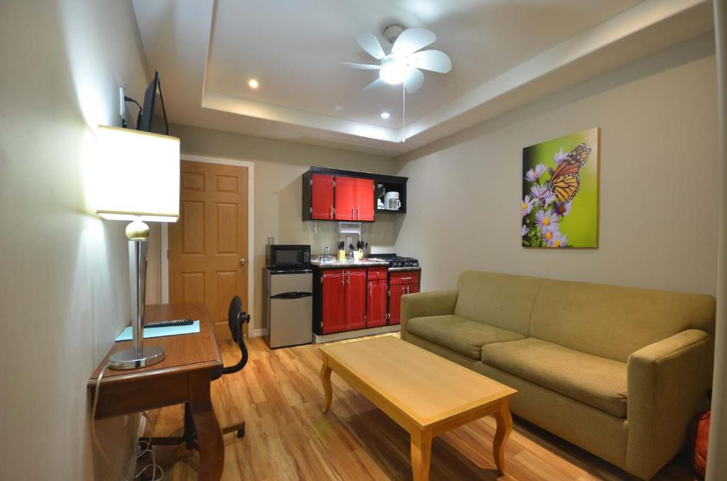 Playas De Tijuana Hotel | Suites del Sol