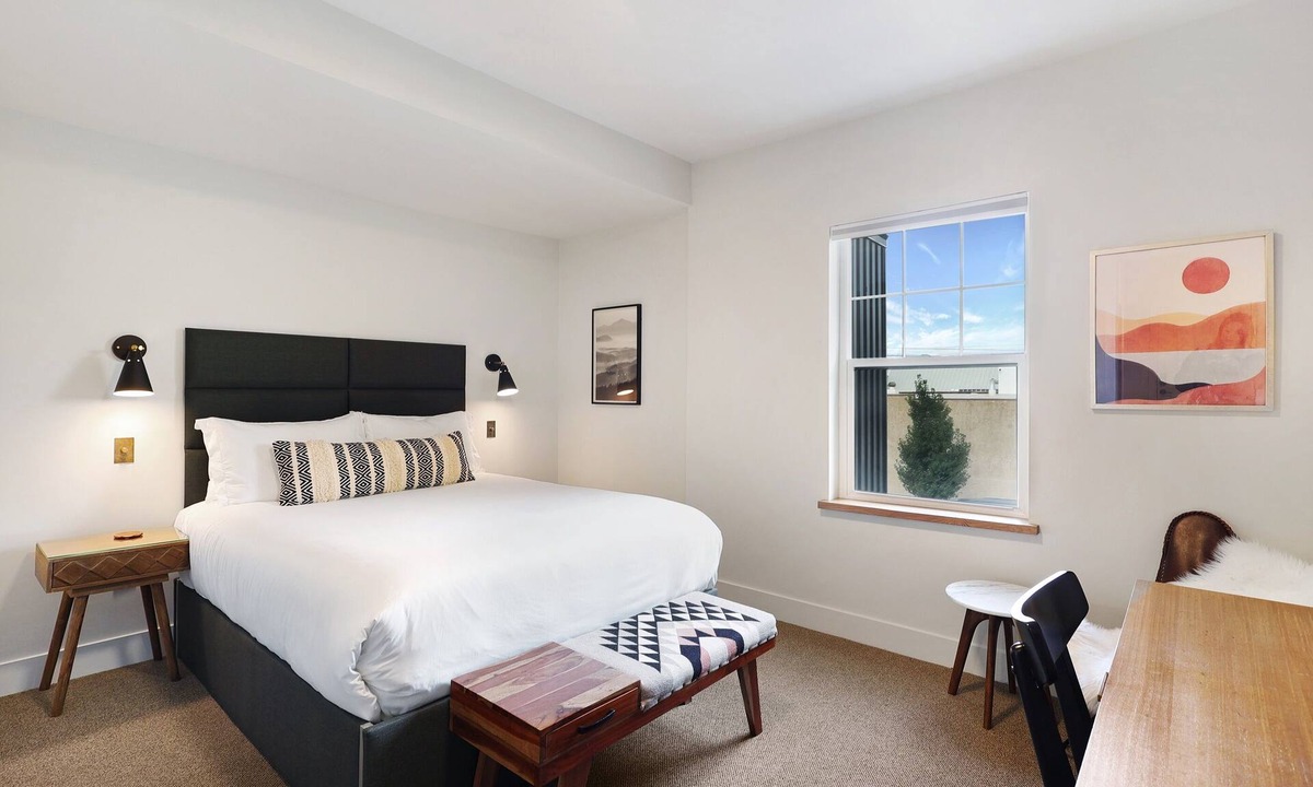 Mount Shasta Hotel | Summit Lofts, Mt Shasta, View of Lava Dome Volcano #208