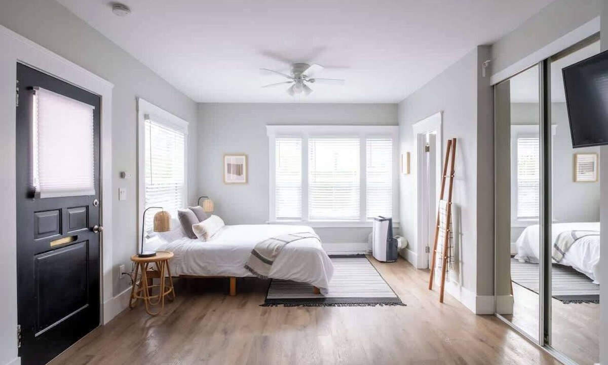 Little Italy Apartment | Sunny Studio in Little Italy | Walk Everywhere