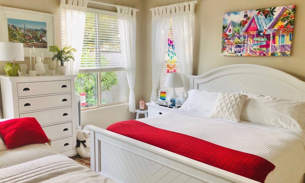 Surprise Farms House | Sunny Surprise Retreat for Relaxing and Recharging.