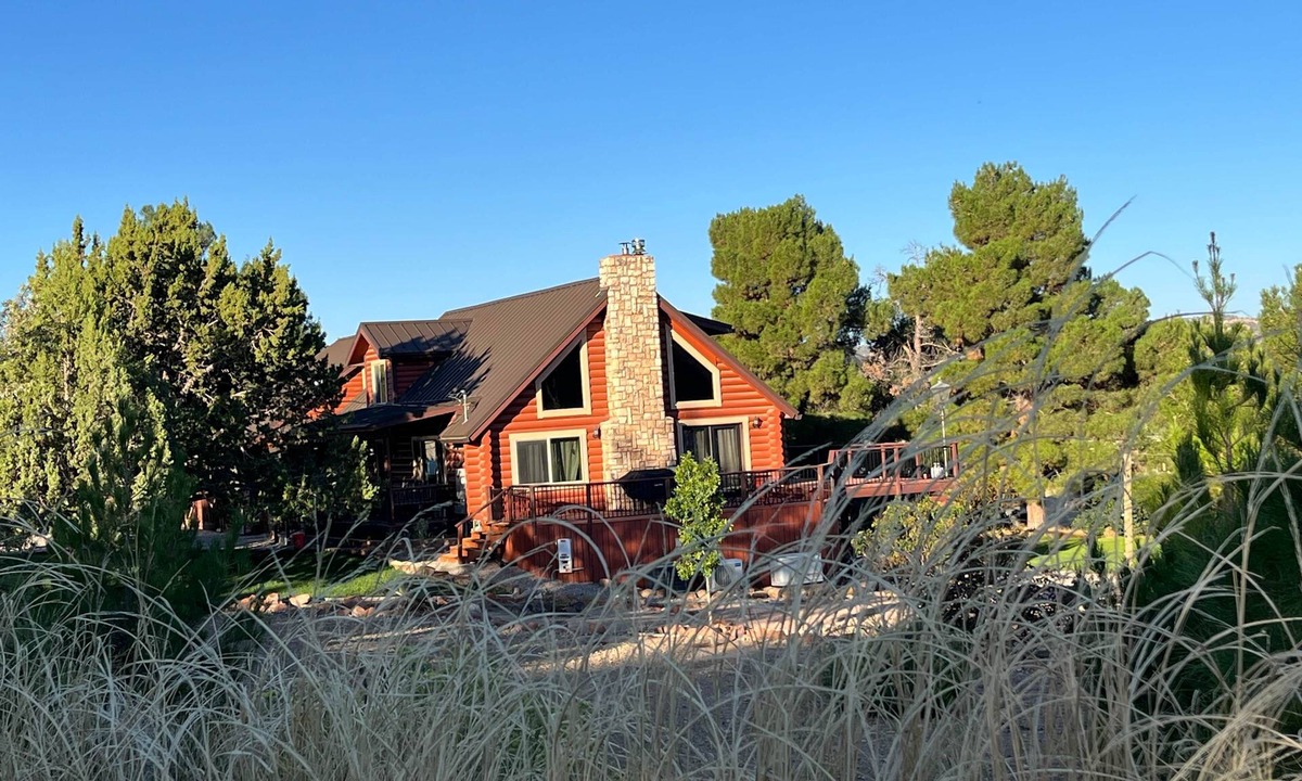 St. George House | Sunnyside Cabin