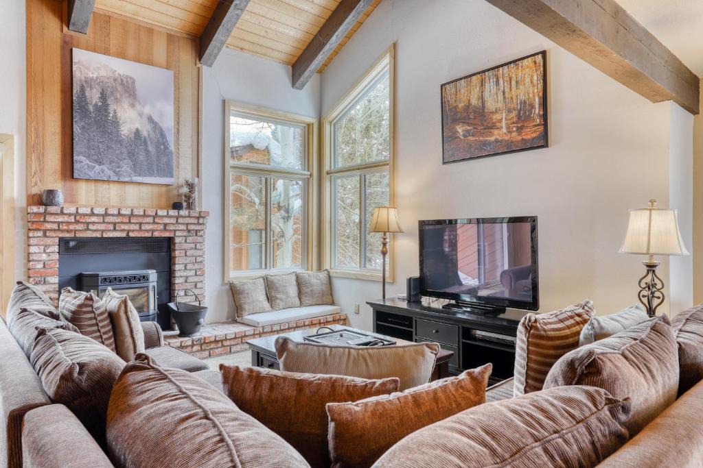 Mammoth Lakes Apartment | Sunrise 19