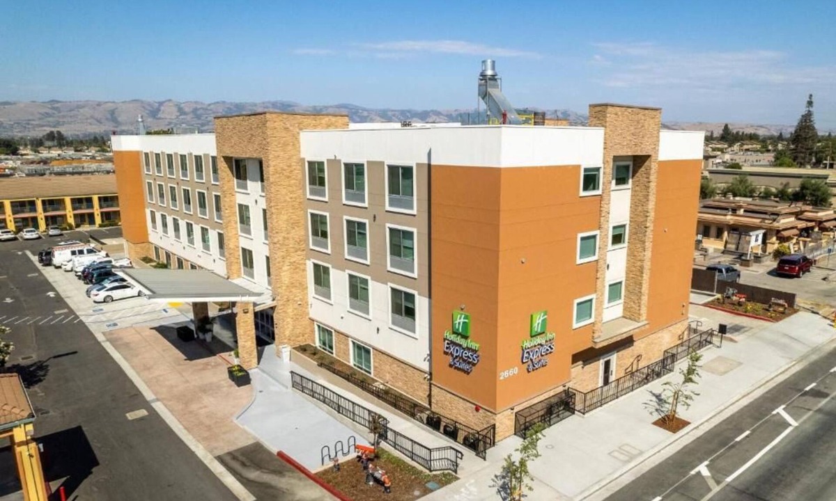 South San Jose Hotel | Super Bowl Expression at the Holiday Inn Express San Jose Silicon Valley