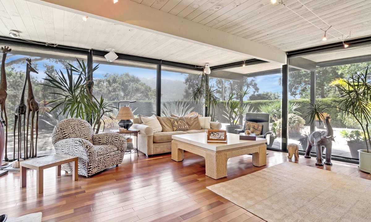 Carmel Valley House | Super Cool Mid Century!