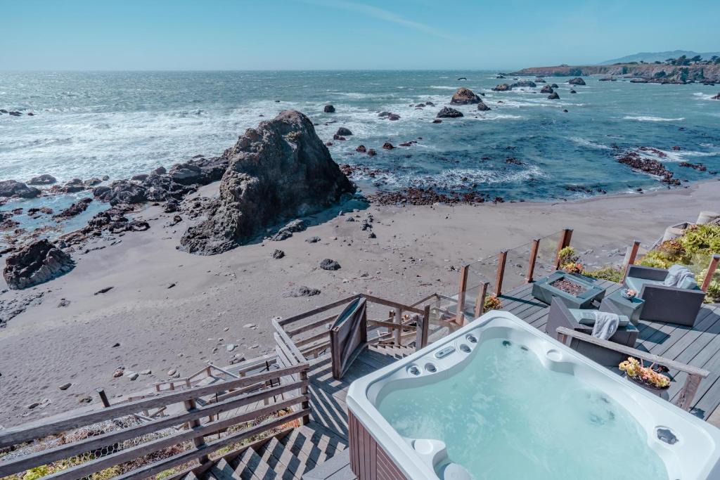Sereno del Mar House | Surfscape Beach House, Private Beach & Ocean views