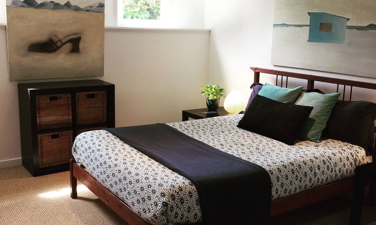 Upper Telegraph Apartment | Sweet, Spacious Garden Apartment Rockridge/Temescal