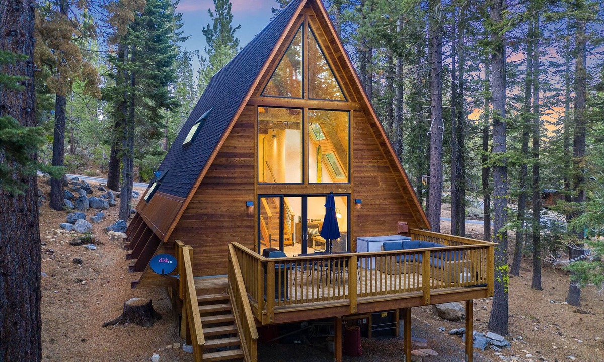 Chamberlands Cabin | Tamarack by AvantStay | Remodeled Chamberlands! Full Beach/Pool Access!
