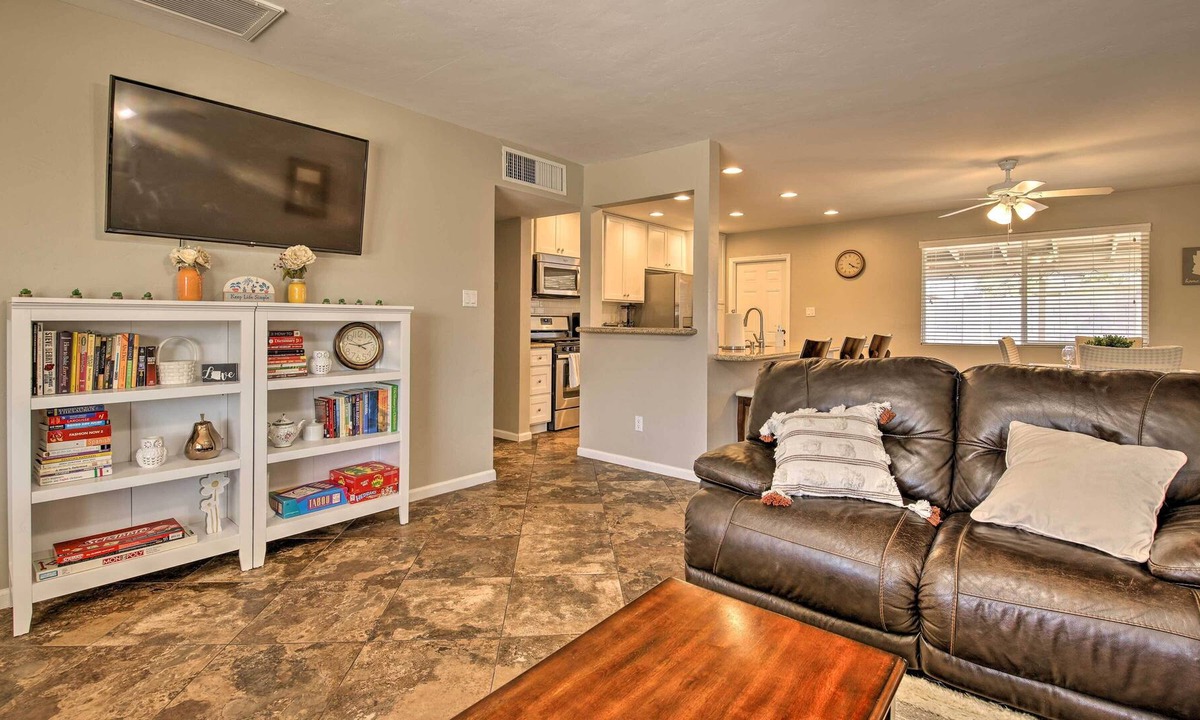 Sunset House | Tempe Villa w/ Yard ~ 1 Mi to the University