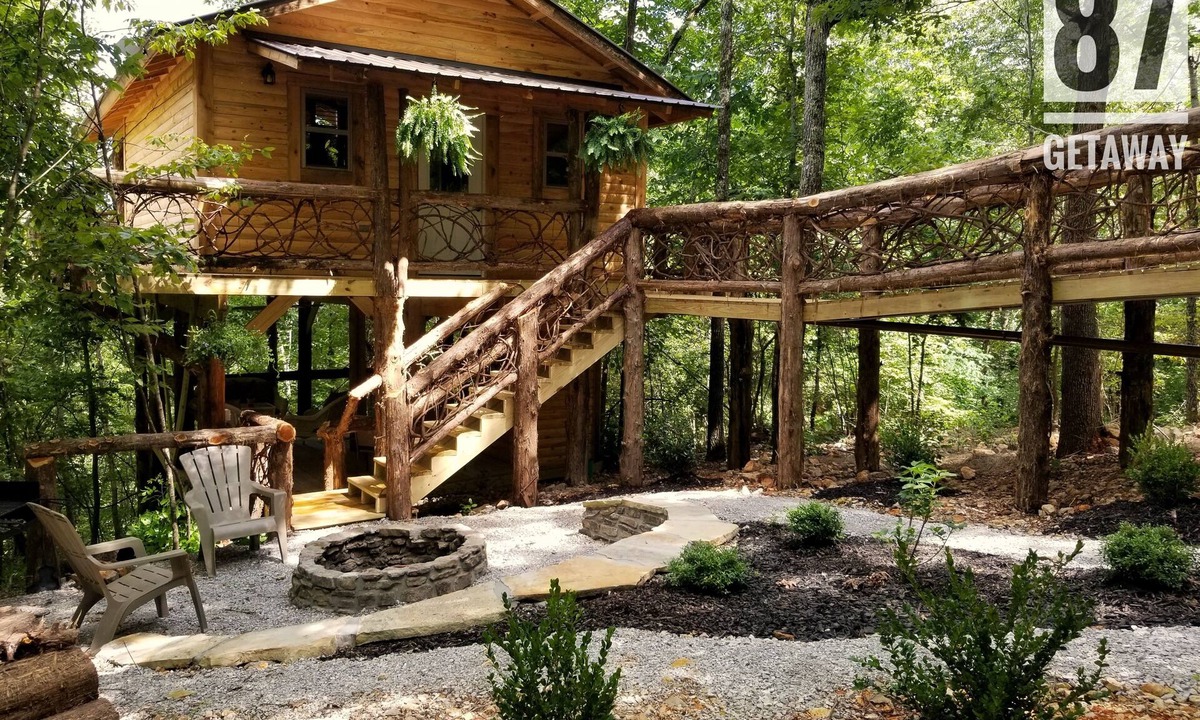 Newnata Cabin | The 87Getaway Secluded Treehouse Escape