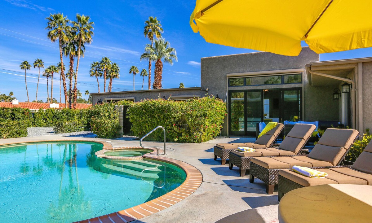 Twin Palms House | The Anza - 50% Off - Book Special Summer Rates Today!