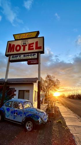 Seligman Hotel | The Aztec Motel & Creative Space