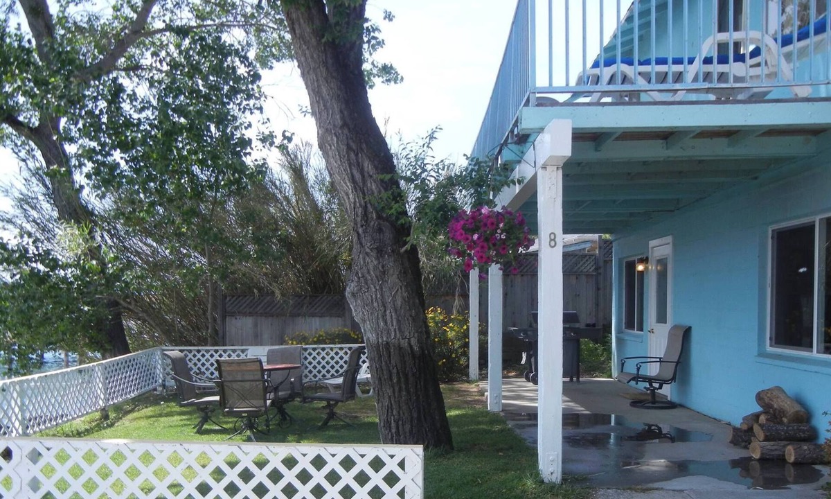Wilbur Springs Cottage | The Beach House Clearlake Oaks