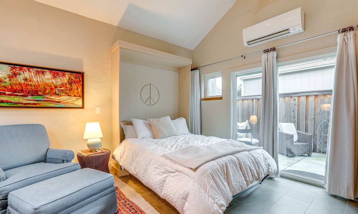 West Sacramento House | The Bee's Knees Guest Studio | West Sacramento