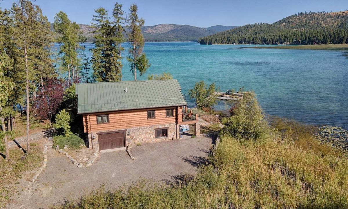 Marion Cabin | The Boat Motel on Ashley Lake- Where the mountains meet the water.