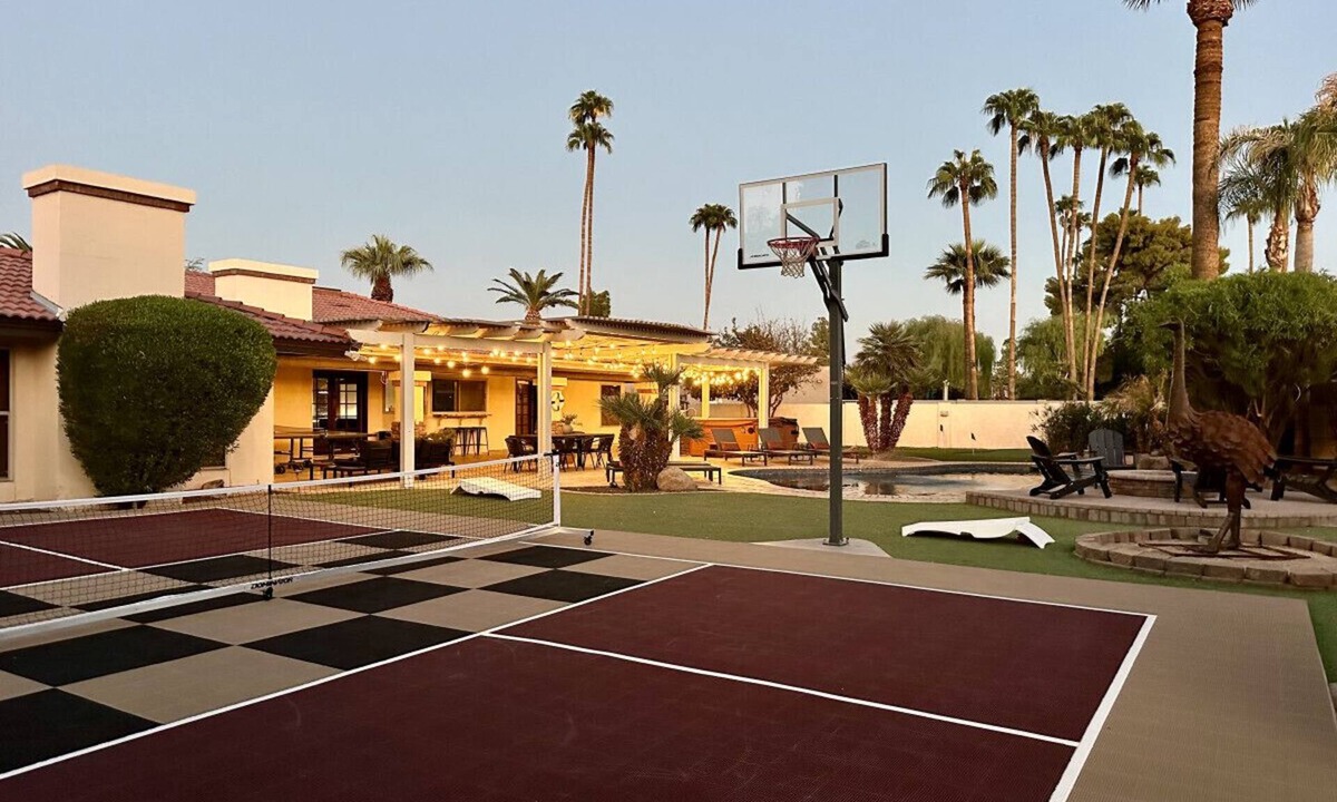 Tempe House | The Callahan: Pickleball, Sports Bar, Gym, Theater