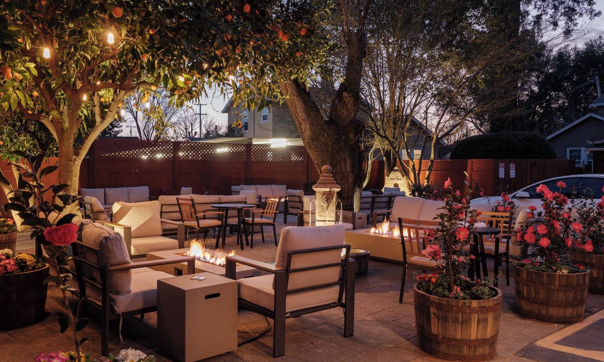Napa Bed & Breakfast | The Charles Napa, an Artfully Designed Inclusive Inn