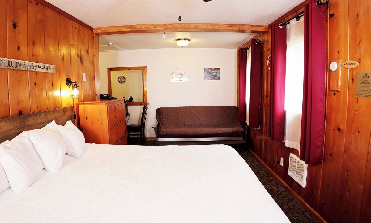 Florence Hotel | The Columbia Room: Exclusive King Suite – Our Most Popular Hidden Gem!