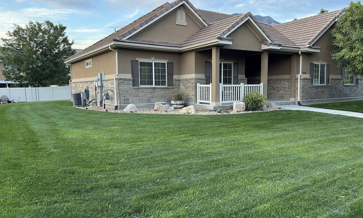 Springville House | The Corner Haven - a cozy, peaceful home in the heart of Utah County!