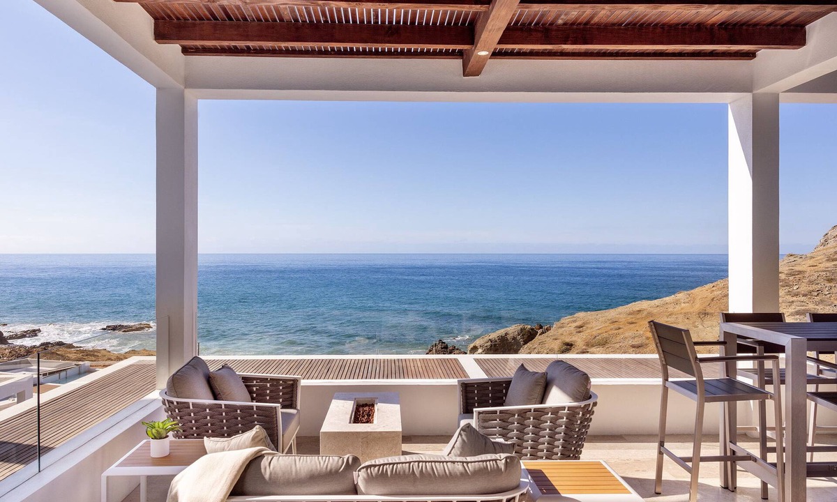 Cerritos House | The Cove at Cerritos