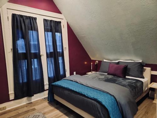 Southeast Salem House | The Dove Room at Stag and Sparrow