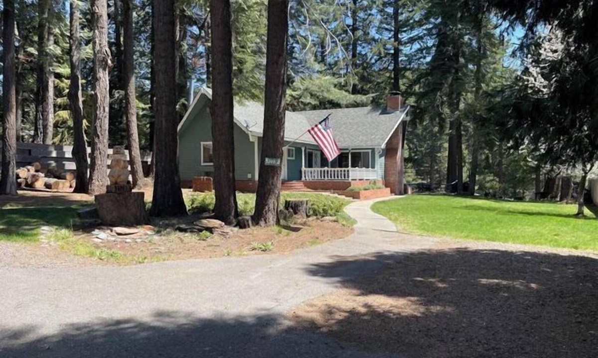 Hamilton Branch House | The Emerald Lake House