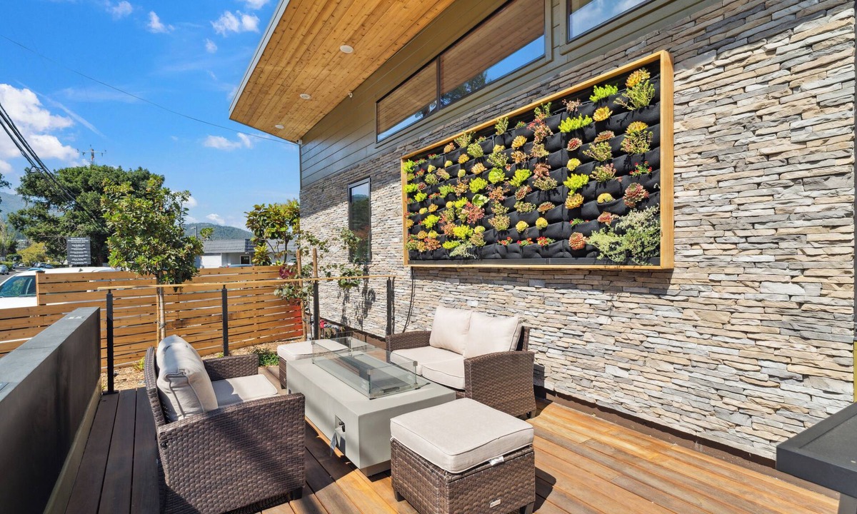 Corte Madera Hotel | The Evergreen