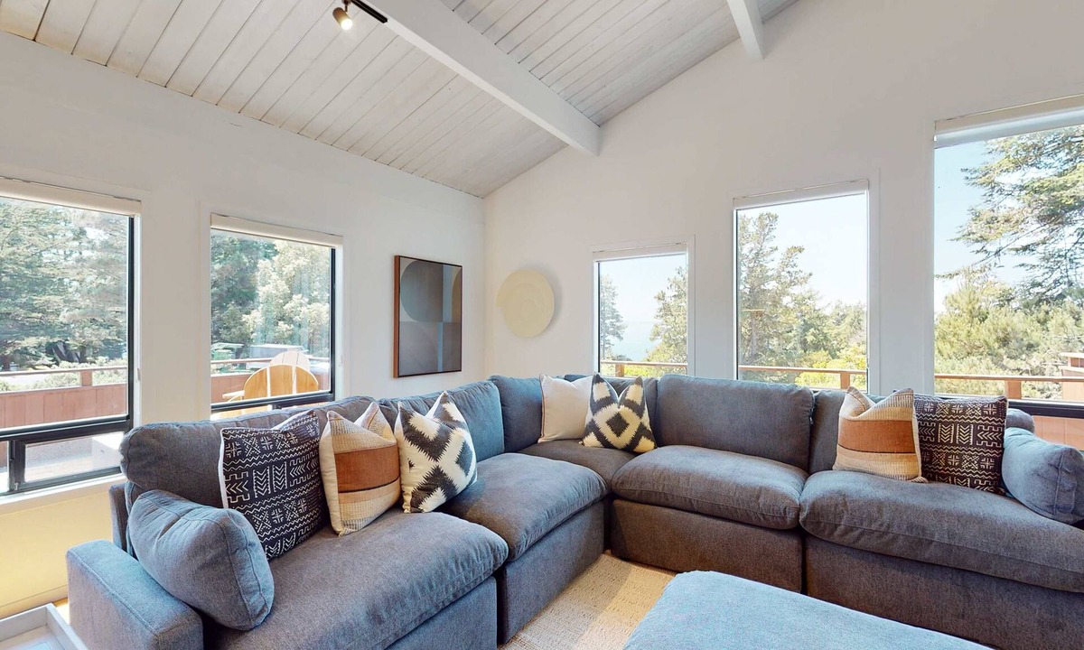 Sea Ranch House | The Great Escape - Luxe Sea Ranch home with hot tub, ocean view & yoga space