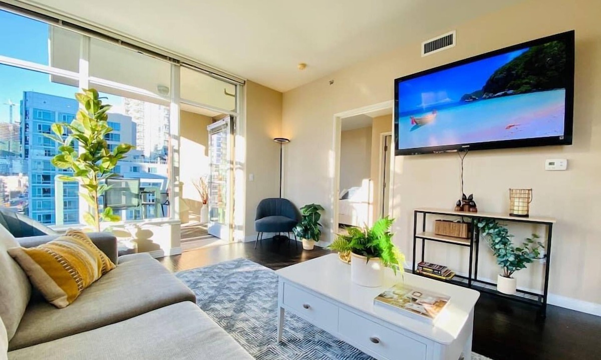 East Village Condo | The Home Base! (Heart Of DT)