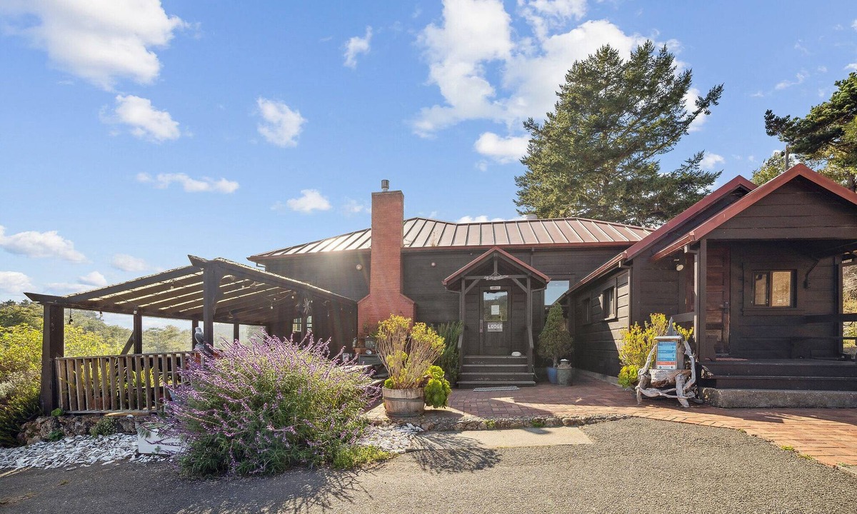 Point Reyes Station Other | The Limantour Lodge-Sleeps 50!