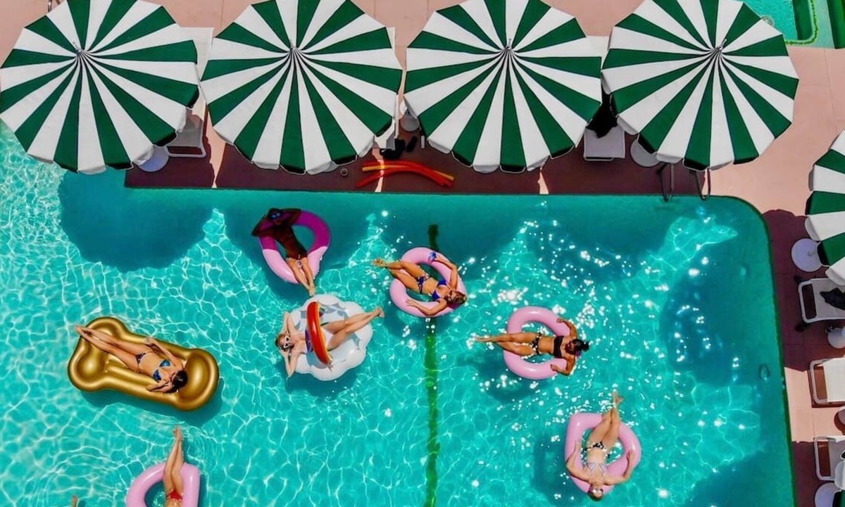 Warm Sands House | The Marley Hotel Room 4 by AvantStay | Classic Palm Springs Suite w Pool&Hot Tub