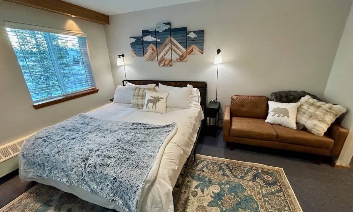 Kirkwood Apartment | The Meadows- Charmed Hotel Unit Steps to Ski Lifts
