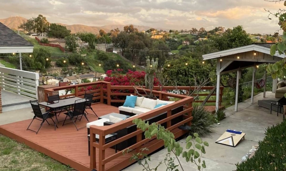 Encanto House | "The Medallion" Modern City Estate 7bed/5bath AC